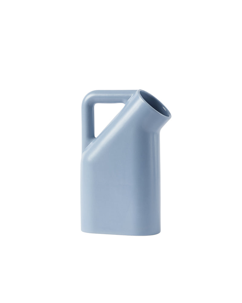 Tub Jug- Lyseblå karaffel kande fra Muuto, industriel karaffel kande til dekoration og servering